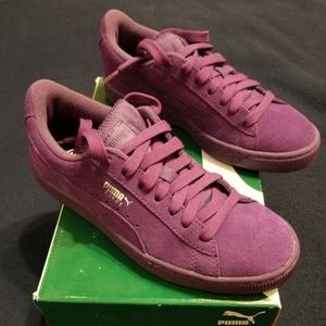 Puma purple suede tennis shoes